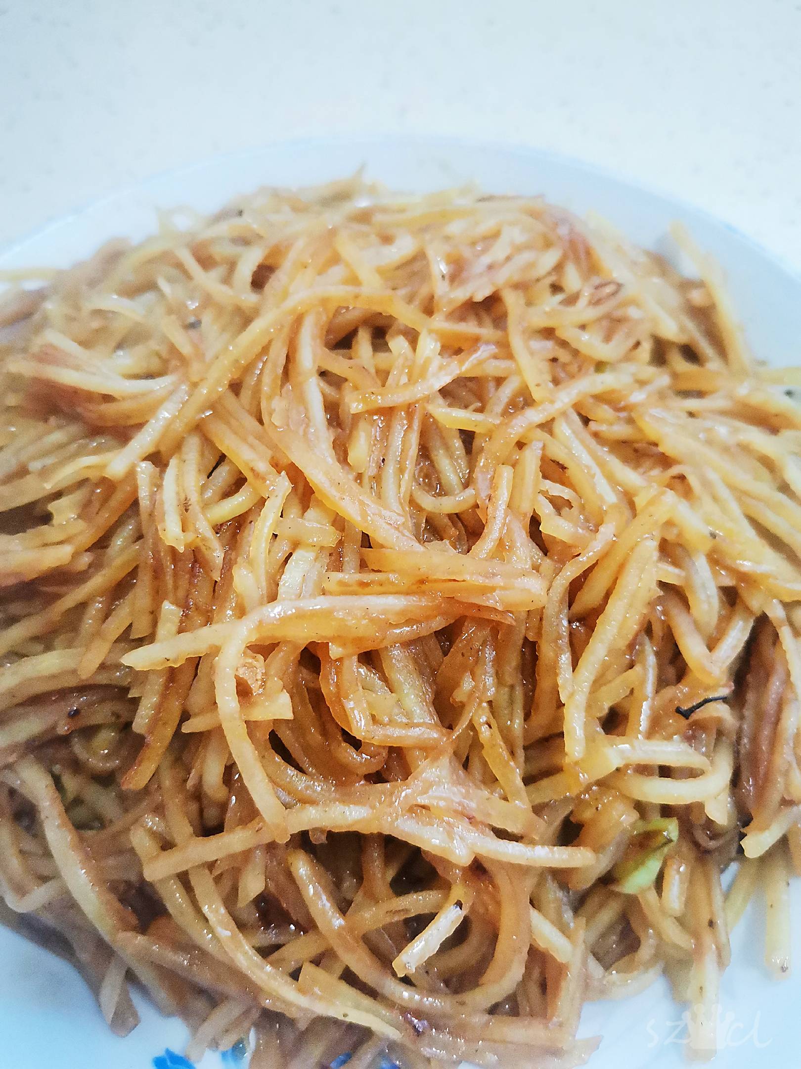 炒土豆絲的做法-咸鮮味炒菜譜-易網健康養生網 炒土豆絲的做法-咸鮮味炒菜譜