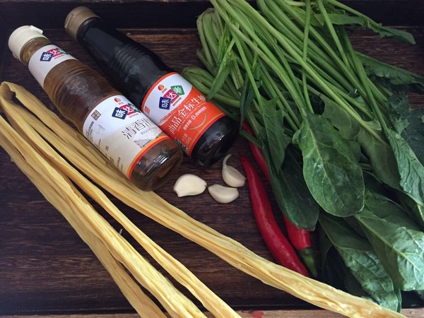 腐竹拌菠菜的做法-咸鮮味拌菜譜-易網<a href=http://m.aoa7937.com/ target=_blank class=infotextkey>健康養生</a>網 腐竹拌菠菜的做法-咸鮮味拌菜譜