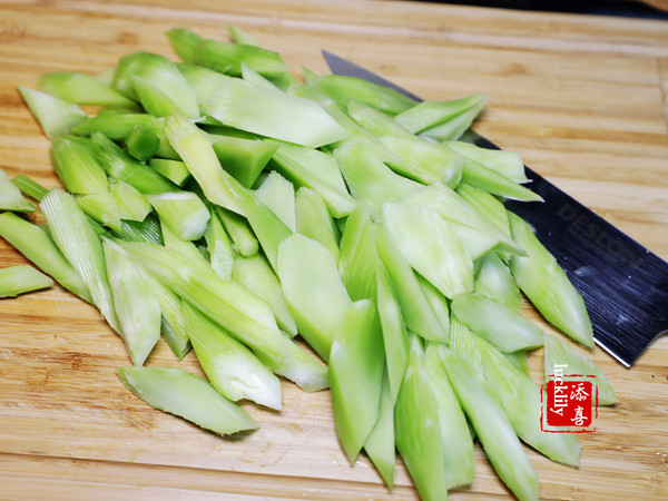 綠色開工便當——萵筍雙炒的做法-家常味炒菜譜-易網<a href=http://m.aoa7937.com/ target=_blank class=infotextkey>健康養生</a>網 綠色開工便當——萵筍雙炒的做法-家常味炒菜譜