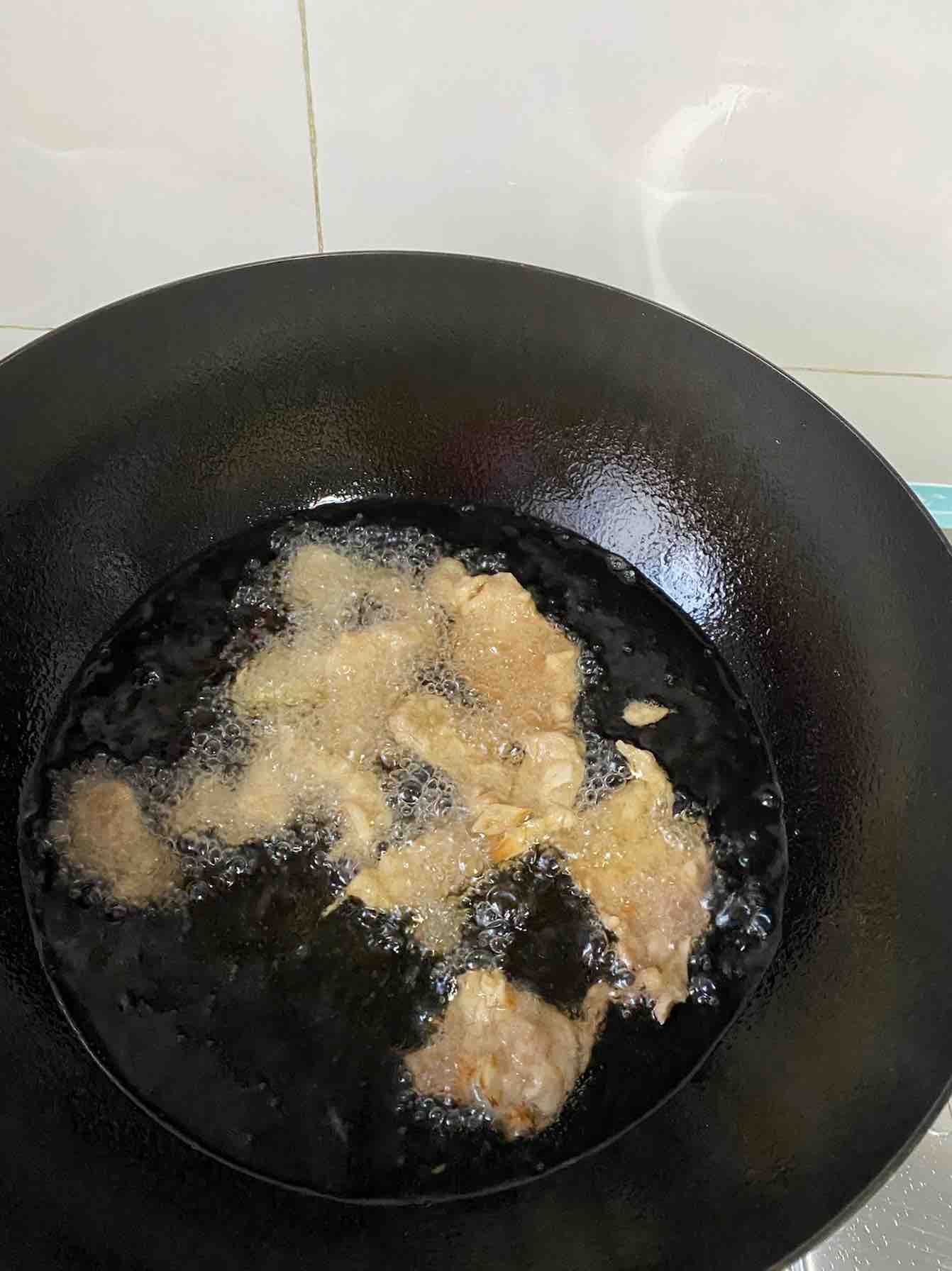 家庭版鍋包肉,好吃到停不下來的做法-酸甜味炸菜譜-易網(wǎng)健康養(yǎng)生網(wǎng) 家庭版鍋包肉,好吃到停不下來的做法-酸甜味炸菜譜