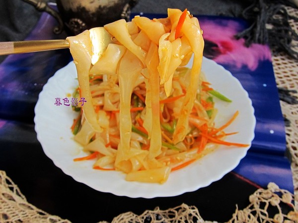 麻辣涼皮的做法-香辣味蒸菜譜-易網(wǎng)健康養(yǎng)生網(wǎng) 麻辣涼皮的做法-香辣味蒸菜譜