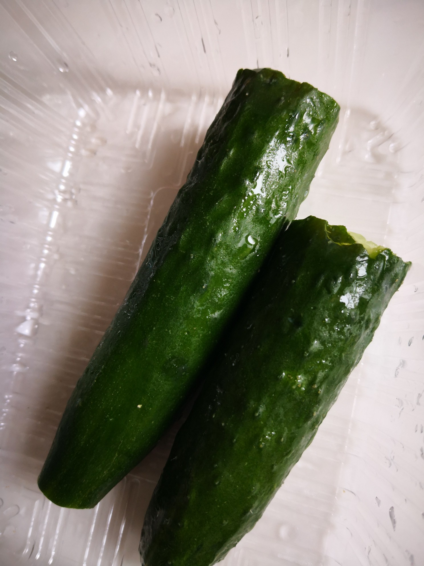 蝦皮拍黃瓜的做法-酸甜味拌菜譜