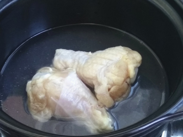 猴頭菇煲雞湯的做法-咸鮮味煲菜譜