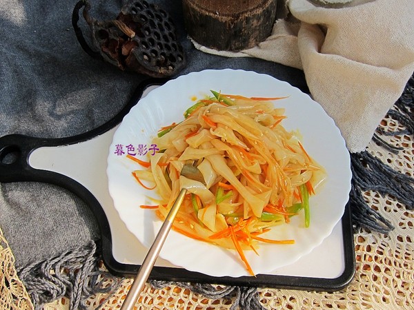 麻辣涼皮的做法-香辣味蒸菜譜-易網(wǎng)健康養(yǎng)生網(wǎng) 麻辣涼皮的做法-香辣味蒸菜譜