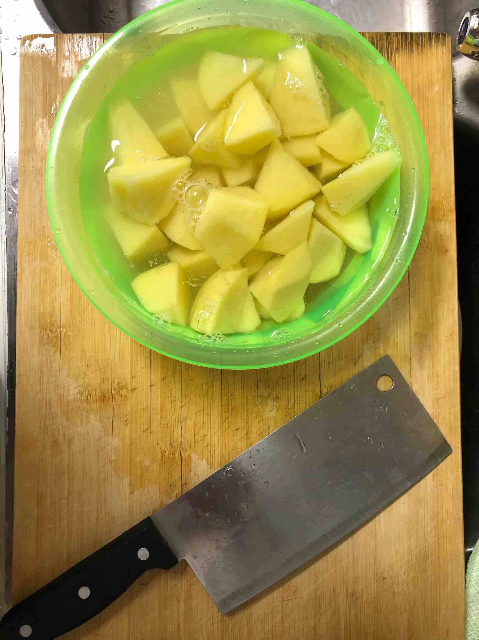 雞翅煲的做法-家常味煲菜譜-易網健康養生網 雞翅煲的做法-家常味煲菜譜