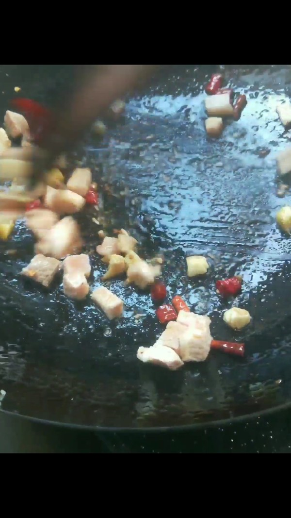 宮保土豆丁的做法-香辣味炒菜譜-易網(wǎng)健康養(yǎng)生網(wǎng) 宮保土豆丁的做法-香辣味炒菜譜