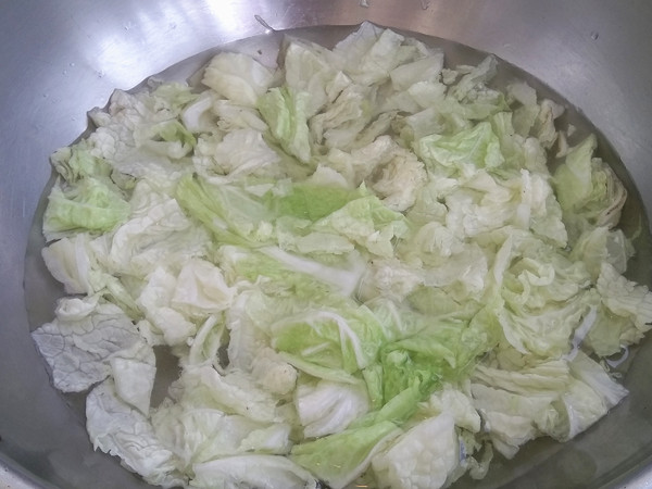 大白菜豬肉丸子湯的做法-咸鮮味煮菜譜