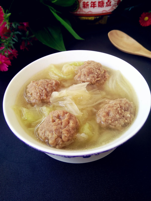 大白菜豬肉丸子湯的做法-咸鮮味煮菜譜-易網健康養生網 大白菜豬肉丸子湯的做法-咸鮮味煮菜譜