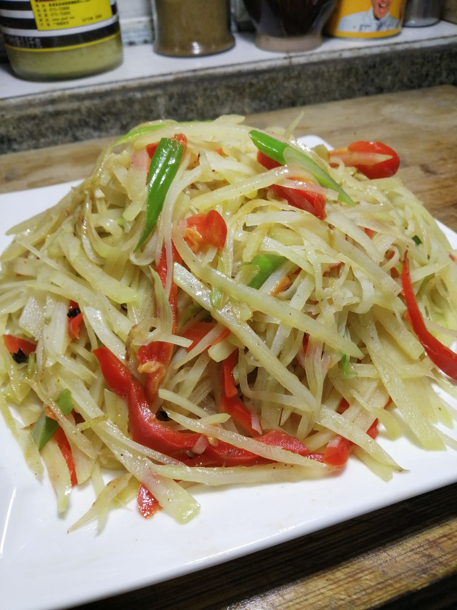 低卡酸辣土豆絲的做法-酸辣味炒菜譜-易網健康養生網 低卡酸辣土豆絲的做法-酸辣味炒菜譜