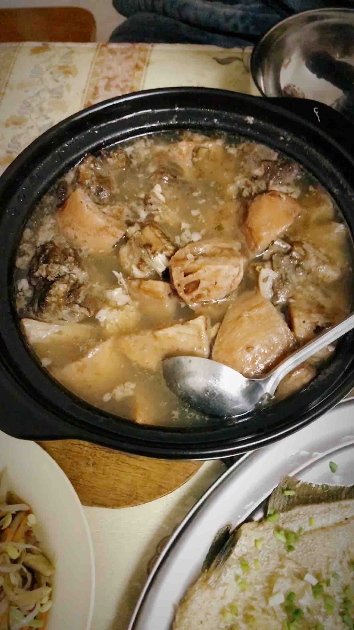 蓮藕排骨湯的做法-家常味煨菜譜-易網健康養生網 蓮藕排骨湯的做法-家常味煨菜譜