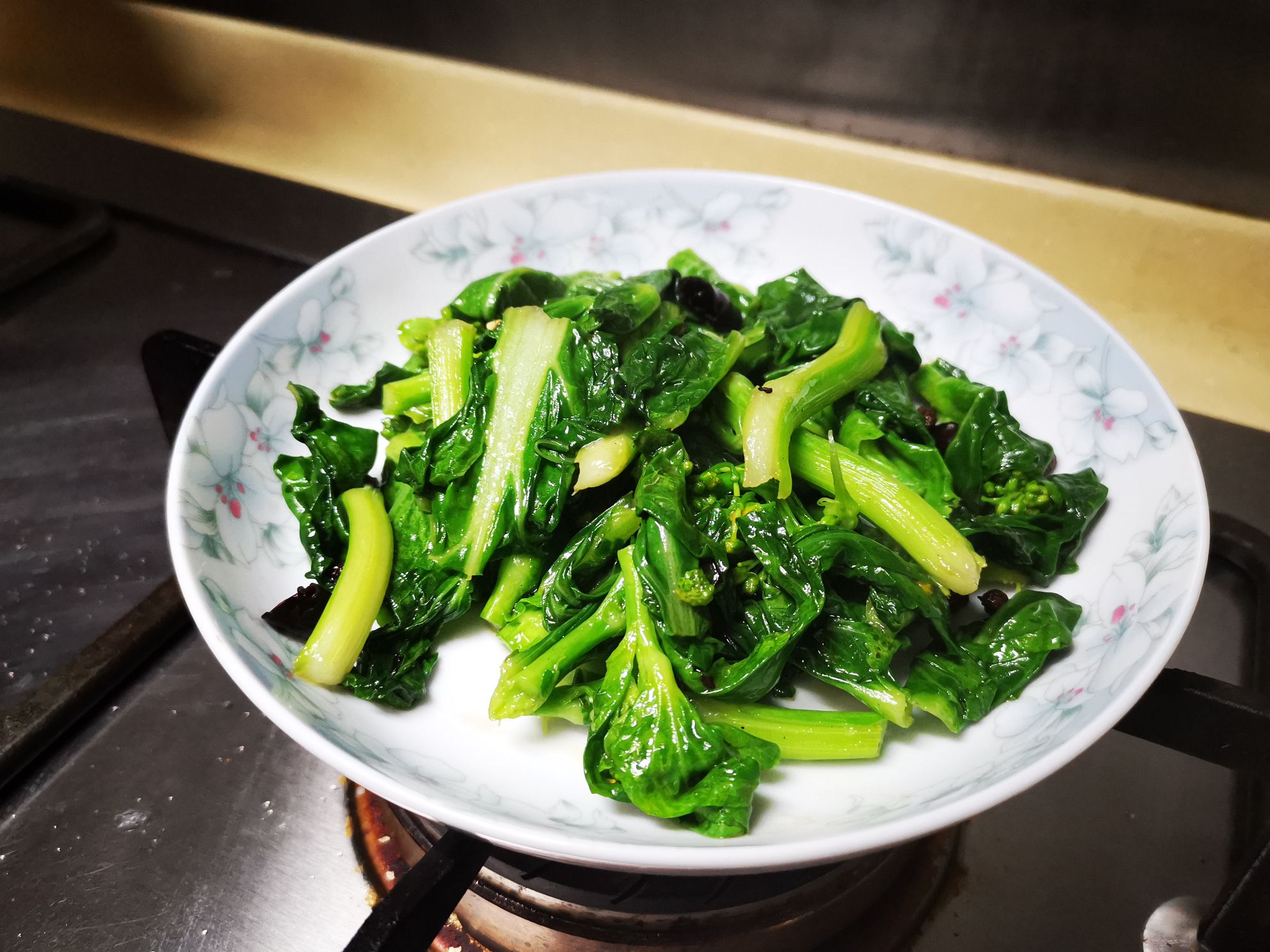 干椒炒菜苔的做法-家常味炒菜譜-易網健康養生網 干椒炒菜苔的做法-家常味炒菜譜