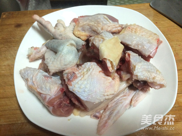 香菇雞湯的做法-咸鮮味燉菜譜-易網<a href=http://m.aoa7937.com/ target=_blank class=infotextkey>健康養生</a>網 香菇雞湯的做法-咸鮮味燉菜譜