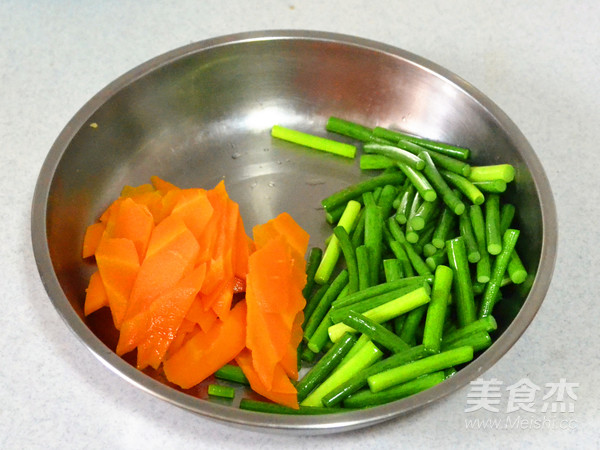 色佳味美的快手菜—蒜薹溜肥腸的做法-咸鮮味炒菜譜-易網(wǎng)健康養(yǎng)生網(wǎng) 色佳味美的快手菜—蒜薹溜肥腸的做法-咸鮮味炒菜譜