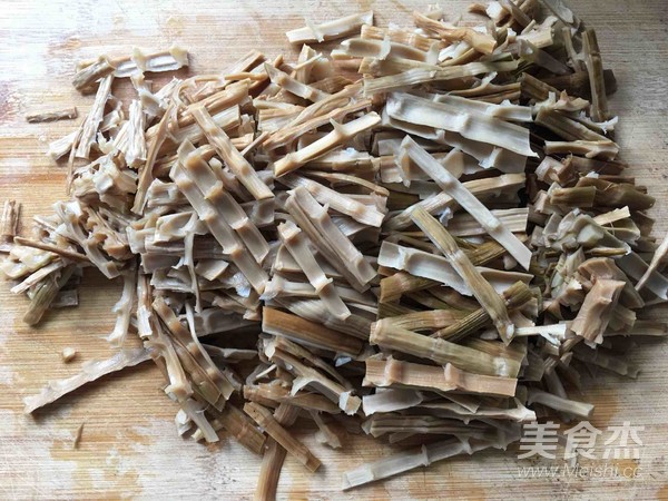 爆炒干竹筍的做法-麻辣味炒菜譜