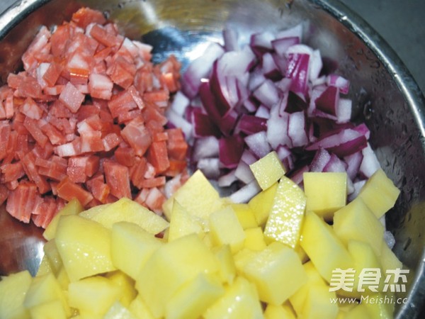 培根土豆?jié)鉁淖龇?咸鮮味煮菜譜