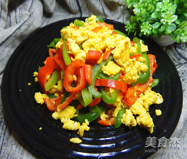 青紅椒炒雞蛋的做法-咸鮮味炒菜譜-易網(wǎng)健康養(yǎng)生網(wǎng) 青紅椒炒雞蛋的做法-咸鮮味炒菜譜