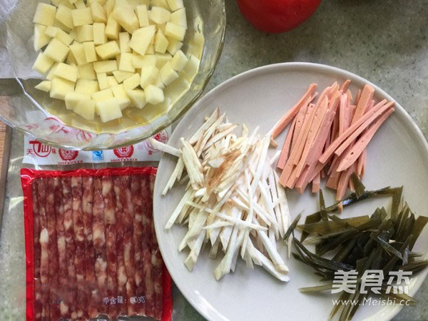 土豆蔬菜什錦燴飯的做法-家常味燜菜譜-易網(wǎng)<a href=http://m.aoa7937.com/ target=_blank class=infotextkey>健康養(yǎng)生</a>網(wǎng) 土豆蔬菜什錦燴飯的做法-家常味燜菜譜