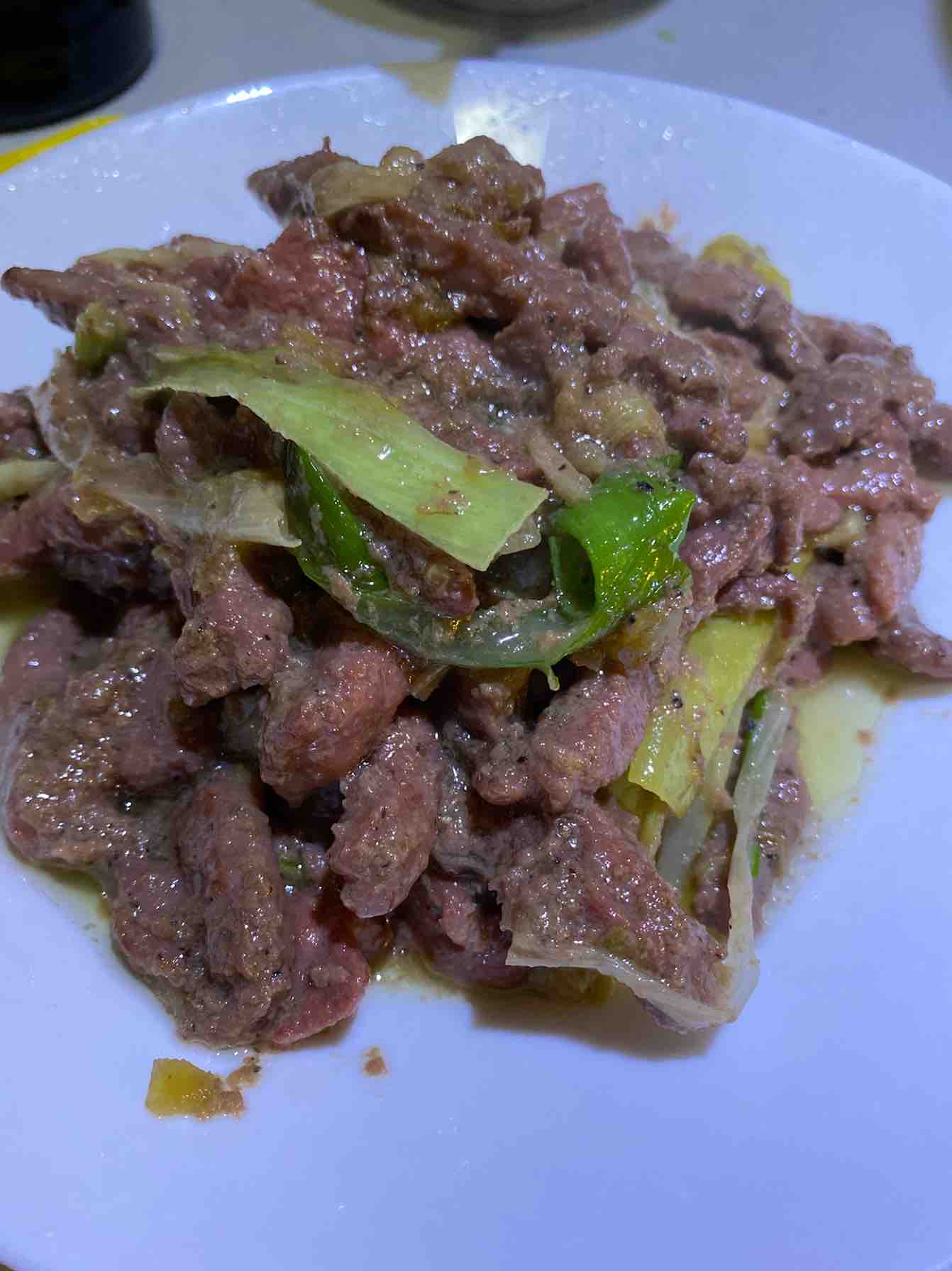 蔥爆黑椒牛柳的做法-家常味炒菜譜-易網(wǎng)健康養(yǎng)生網(wǎng) 蔥爆黑椒牛柳的做法-家常味炒菜譜