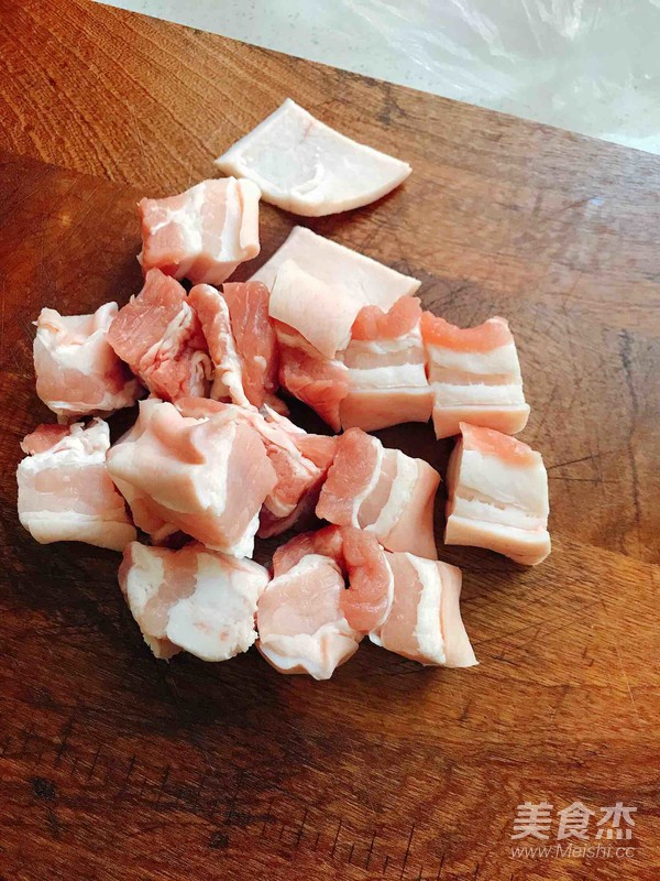 臘八蒜紅燒肉的做法-魚香味燉菜譜-易網<a href=http://m.aoa7937.com/ target=_blank class=infotextkey>健康養生</a>網 臘八蒜紅燒肉的做法-魚香味燉菜譜