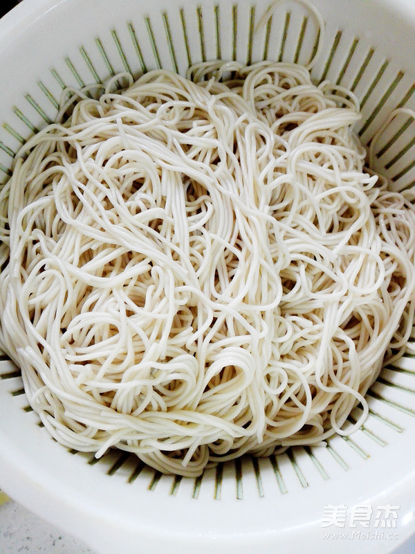 豆角肉絲炒面的做法-家常味炒菜譜-易網健康養生網 豆角肉絲炒面的做法-家常味炒菜譜