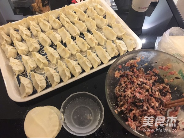三鮮餃子的做法-家常味煮菜譜-易網健康養生網 三鮮餃子的做法-家常味煮菜譜