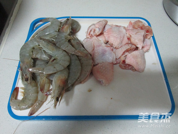 干鍋雞翅蝦的做法-香辣味燒菜譜-易網(wǎng)<a href=http://m.aoa7937.com/ target=_blank class=infotextkey>健康養(yǎng)生</a>網(wǎng) 干鍋雞翅蝦的做法-香辣味燒菜譜