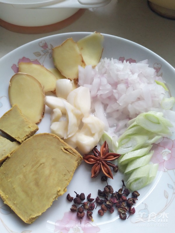 咖喱雞塊的做法-咖喱味燉菜譜-易網健康養生網 咖喱雞塊的做法-咖喱味燉菜譜