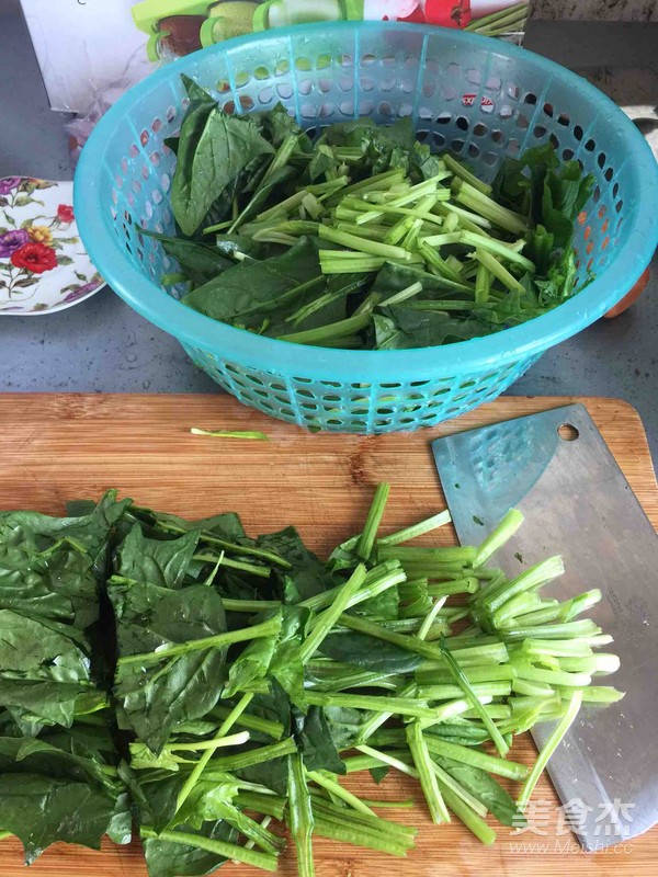 涼拌菠菜的做法-家常味拌菜譜-易網<a href=http://m.aoa7937.com/ target=_blank class=infotextkey>健康養生</a>網 涼拌菠菜的做法-家常味拌菜譜