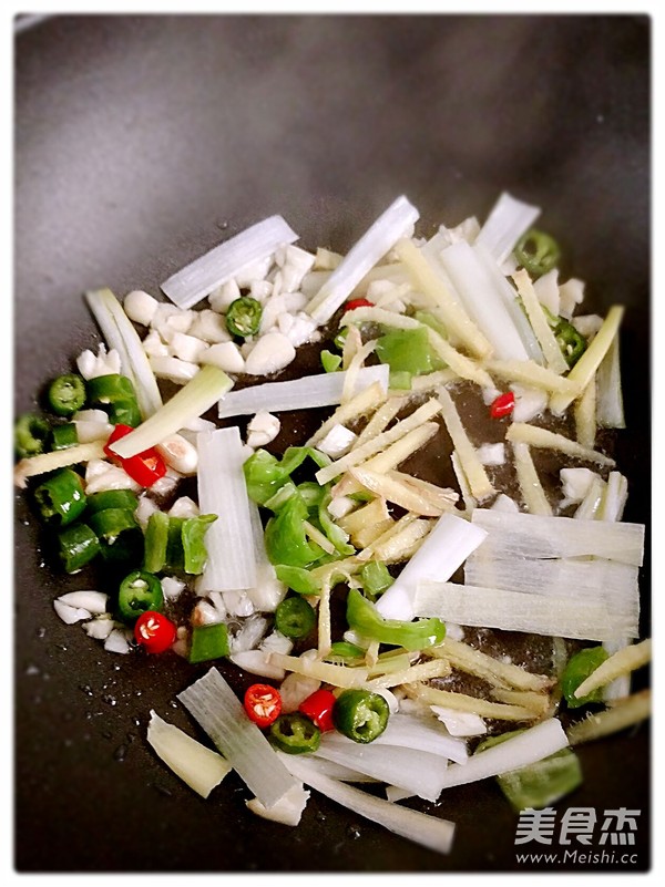 辣炒白蛤的做法-香辣味炒菜譜-易網健康養生網 辣炒白蛤的做法-香辣味炒菜譜