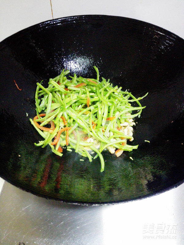 豆角肉絲炒面的做法-家常味炒菜譜-易網健康養生網 豆角肉絲炒面的做法-家常味炒菜譜