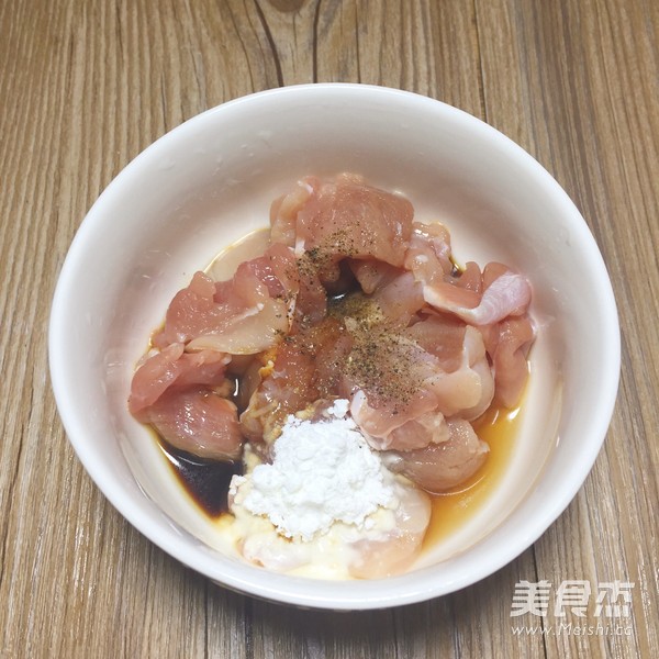 南瓜雞肉燜飯的做法-家常味燜菜譜-易網<a href=http://m.aoa7937.com/ target=_blank class=infotextkey>健康養生</a>網 南瓜雞肉燜飯的做法-家常味燜菜譜
