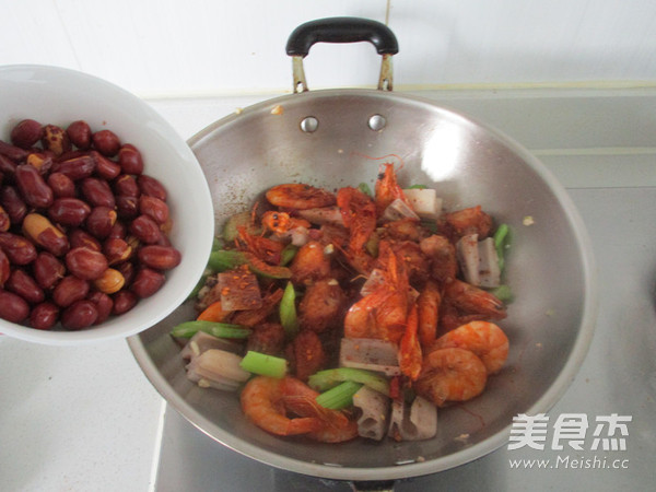 干鍋雞翅蝦的做法-香辣味燒菜譜-易網(wǎng)健康養(yǎng)生網(wǎng) 干鍋雞翅蝦的做法-香辣味燒菜譜