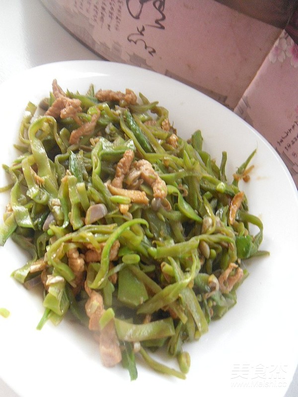 里脊肉炒扁豆絲的做法-家常味炒菜譜-易網健康養生網 里脊肉炒扁豆絲的做法-家常味炒菜譜