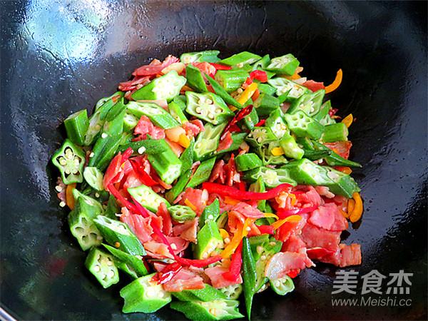 培根炒秋葵的做法-家常味炒菜譜-易網(wǎng)健康養(yǎng)生網(wǎng) 培根炒秋葵的做法-家常味炒菜譜