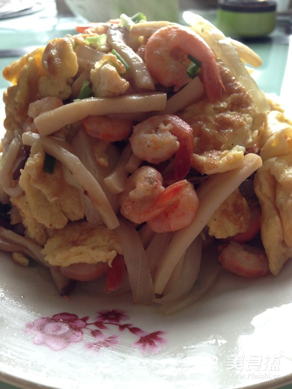 雞蛋菌菇蝦仁的做法-咸鮮味炒菜譜-易網健康養生網 雞蛋菌菇蝦仁的做法-咸鮮味炒菜譜