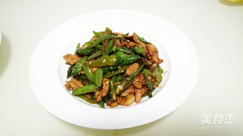 辣椒炒肉的做法-蒜香味炒菜譜-易網(wǎng)健康養(yǎng)生網(wǎng) 辣椒炒肉的做法-蒜香味炒菜譜
