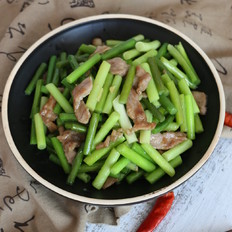 蒜薹小炒肉的做法-家常味炒菜譜