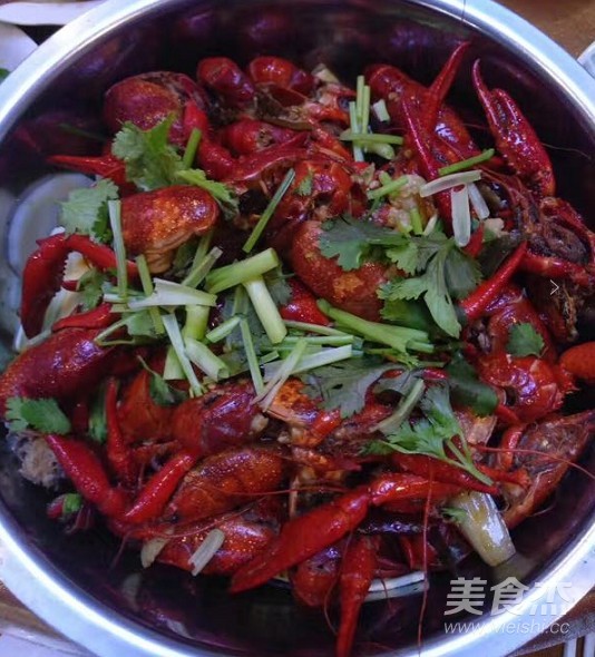 正宗潛江油燜大蝦的做法-麻辣味煮菜譜-易網(wǎng)健康養(yǎng)生網(wǎng) 正宗潛江油燜大蝦的做法-麻辣味煮菜譜