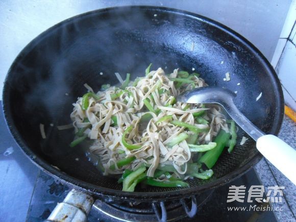 辣炒豆腐絲的做法-家常味炒菜譜
