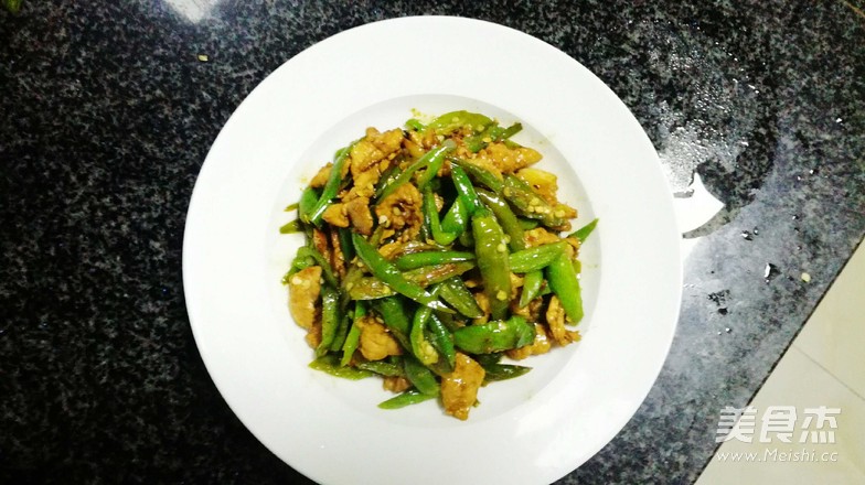 辣椒炒肉的做法-蒜香味炒菜譜-易網(wǎng)健康養(yǎng)生網(wǎng) 辣椒炒肉的做法-蒜香味炒菜譜