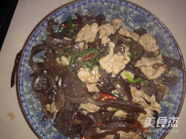 木耳炒肉的做法-香辣味炒菜譜-易網健康養生網 木耳炒肉的做法-香辣味炒菜譜