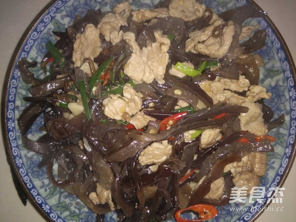 木耳炒肉的做法-香辣味炒菜譜-易網健康養生網 木耳炒肉的做法-香辣味炒菜譜