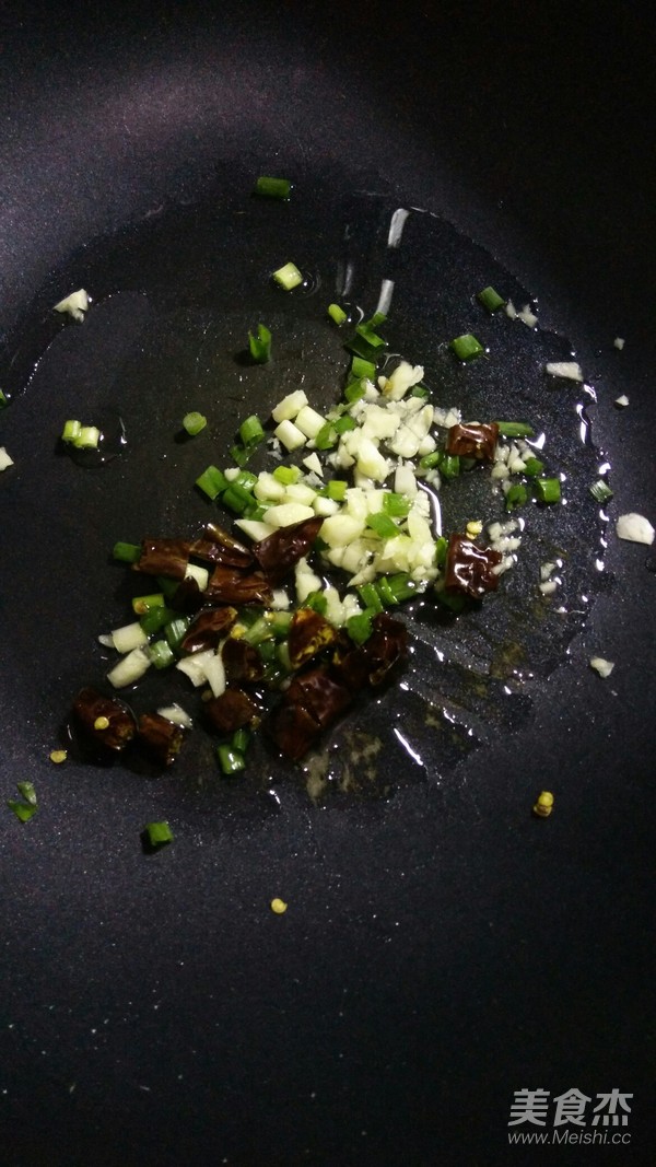 排骨燉豆角的做法-香辣味燉菜譜-易網(wǎng)健康養(yǎng)生網(wǎng) 排骨燉豆角的做法-香辣味燉菜譜