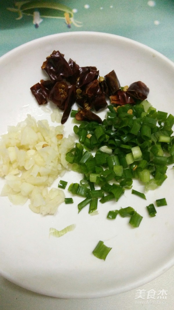 排骨燉豆角的做法-香辣味燉菜譜-易網(wǎng)健康養(yǎng)生網(wǎng) 排骨燉豆角的做法-香辣味燉菜譜