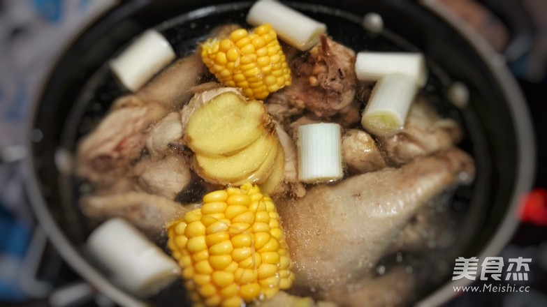 清燉雞湯的做法-咸鮮味燉菜譜-易網健康養生網 清燉雞湯的做法-咸鮮味燉菜譜