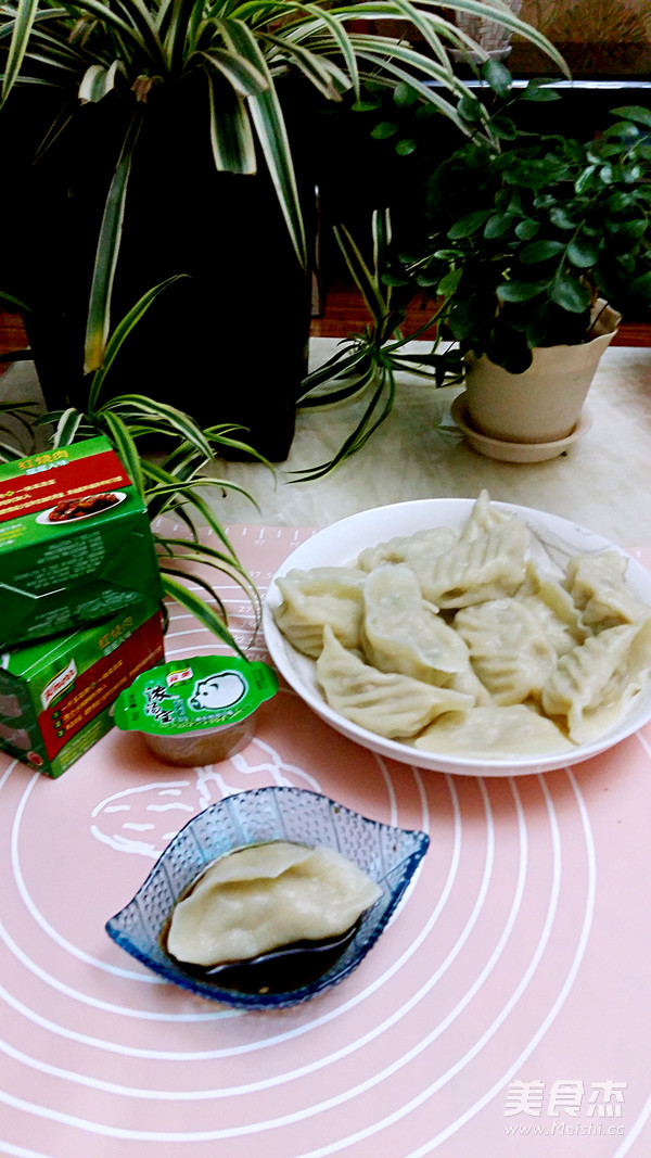 白菜香菇濃湯餃子的做法-咸鮮味煮菜譜-易網(wǎng)健康養(yǎng)生網(wǎng) 白菜香菇濃湯餃子的做法-咸鮮味煮菜譜