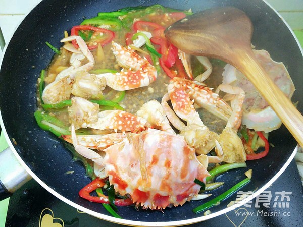 雙椒辣炒螃蟹的做法-家常味炒菜譜-易網健康養生網 雙椒辣炒螃蟹的做法-家常味炒菜譜