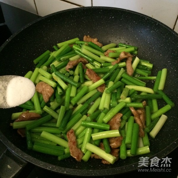 蒜薹小炒肉的做法-家常味炒菜譜