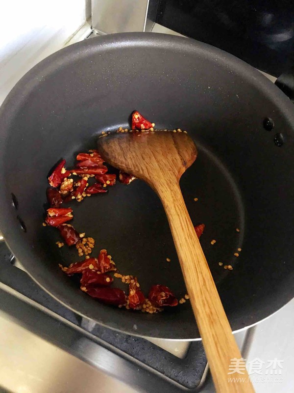 咖喱雞塊的做法-香辣味炒菜譜