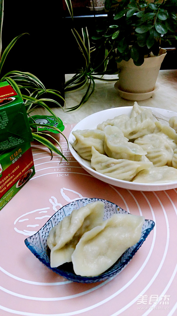 白菜香菇濃湯餃子的做法-咸鮮味煮菜譜-易網(wǎng)健康養(yǎng)生網(wǎng) 白菜香菇濃湯餃子的做法-咸鮮味煮菜譜